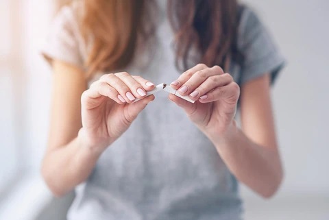 ترک سیگار در رفع چین و چروک