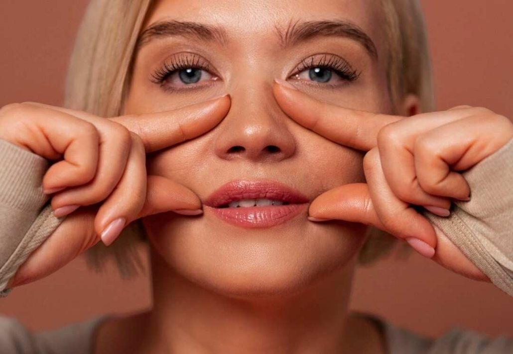 اصلاح خطوط لبخند